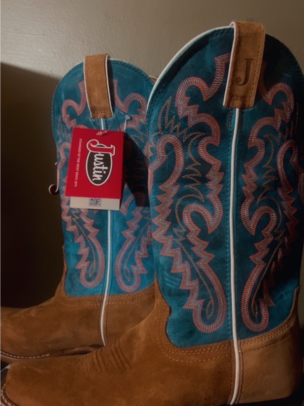Men’s Justin boots brand new size 9.5